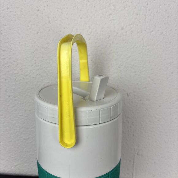 Vintage Coleman‎ Green/ Yellow Polylite 5590 1/2 Gallon Water Jug Cooler Octopus - Picture 7 of 14